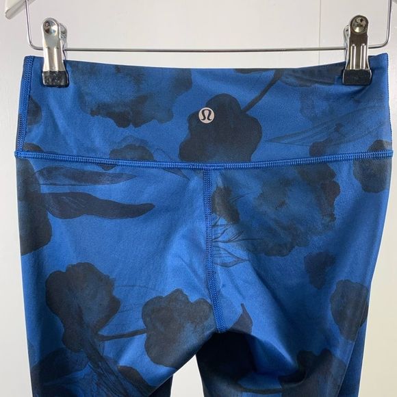 Lululemon Wunder Under Crop II Full On Luxtreme Jumbo Inky Floral Size 4 - Picture 5 of 9